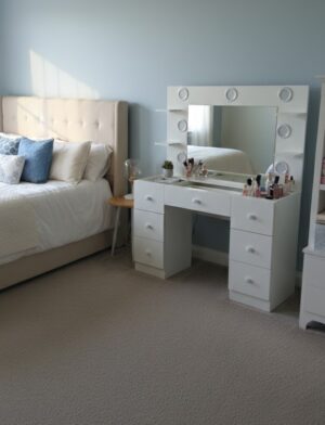 Tocador Glam Pro LED 110 – Tocador de Maquillaje con Espejo y 7 Cajones + Puff de Regalo